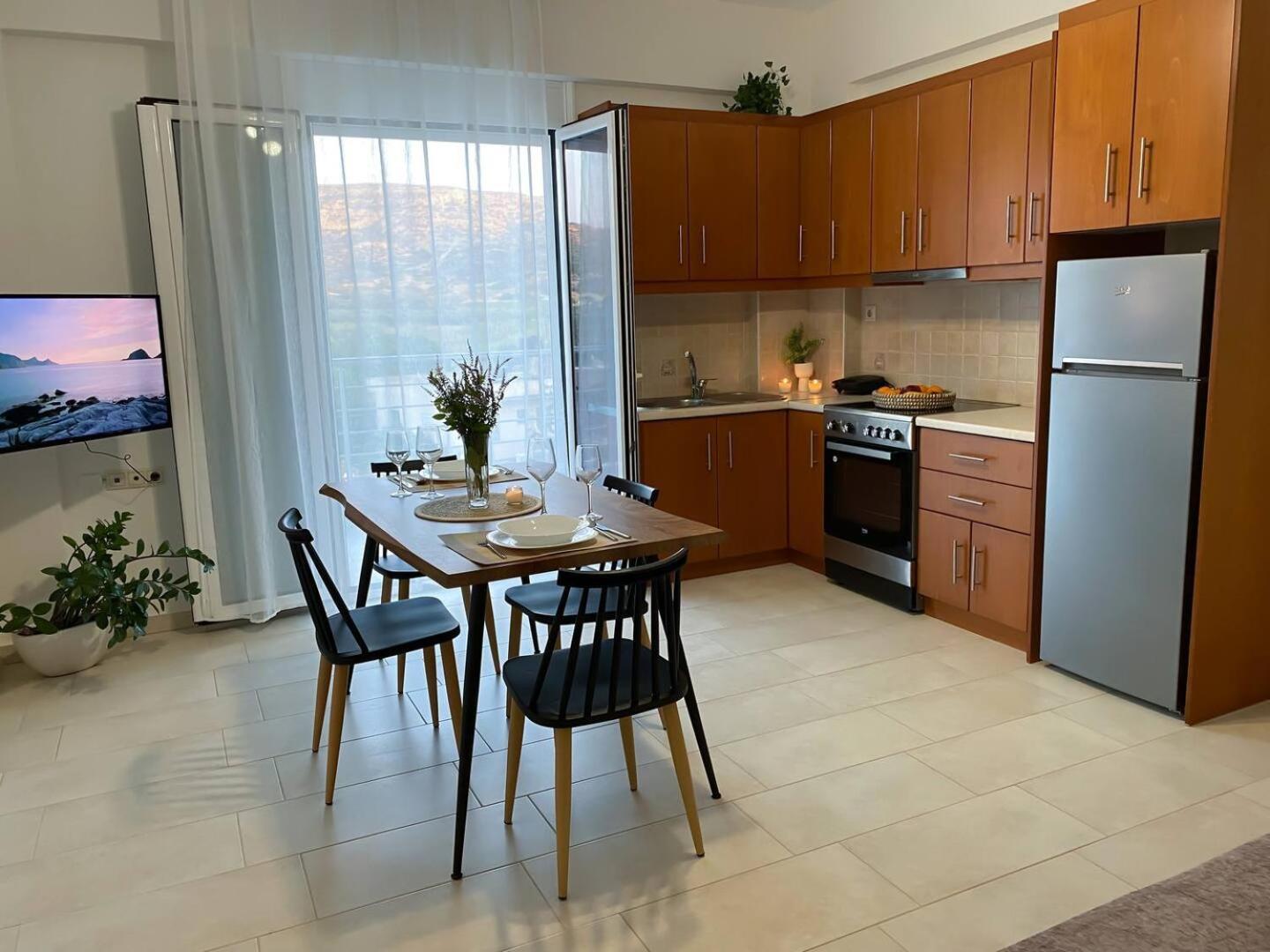 Maistro Suites With Pool, Matala Екстериор снимка