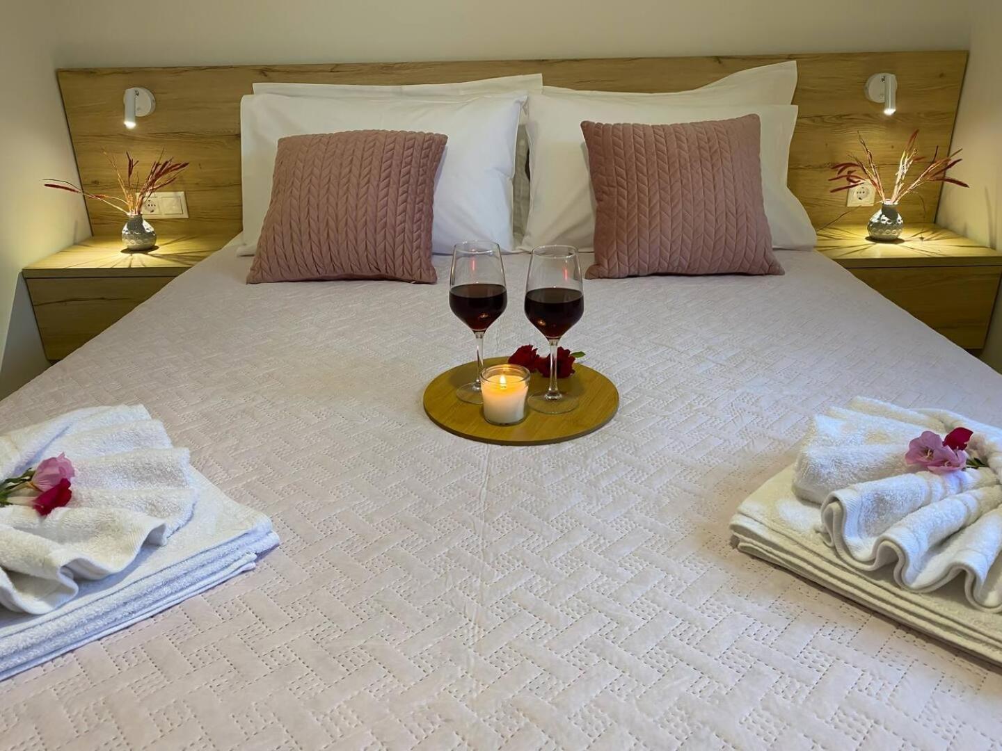 Maistro Suites With Pool, Matala Екстериор снимка