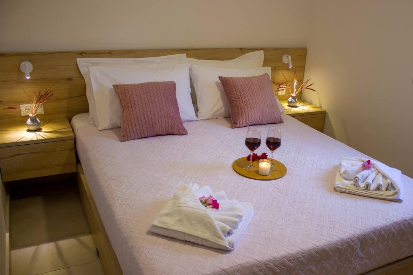 Maistro Suites With Pool, Matala Екстериор снимка