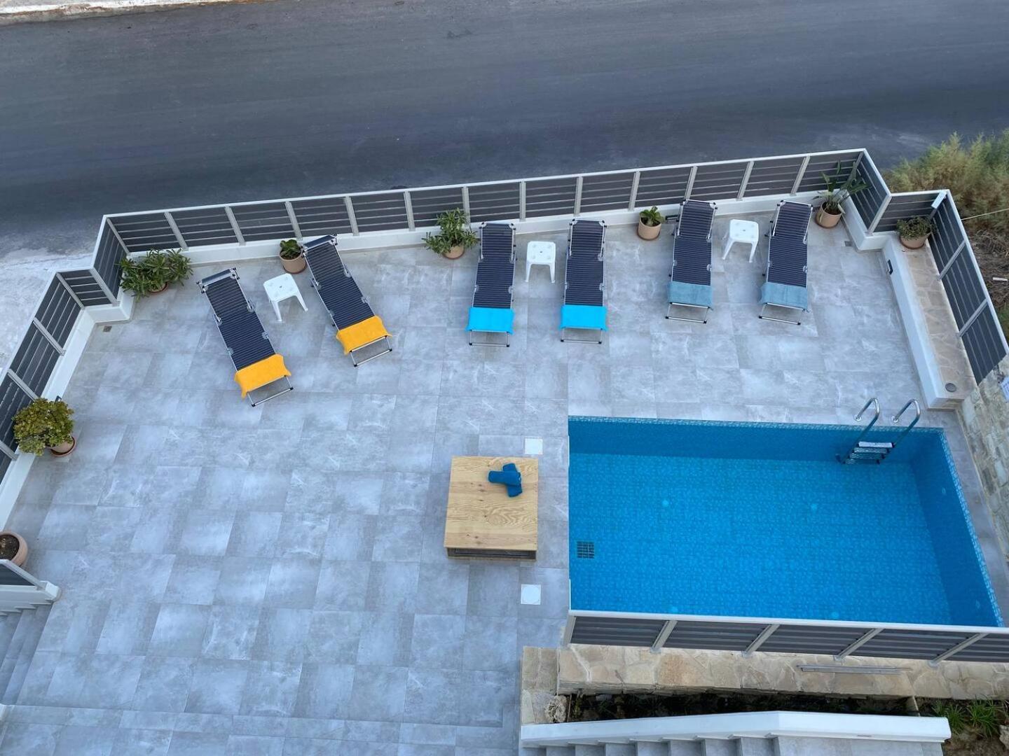 Maistro Suites With Pool, Matala Екстериор снимка